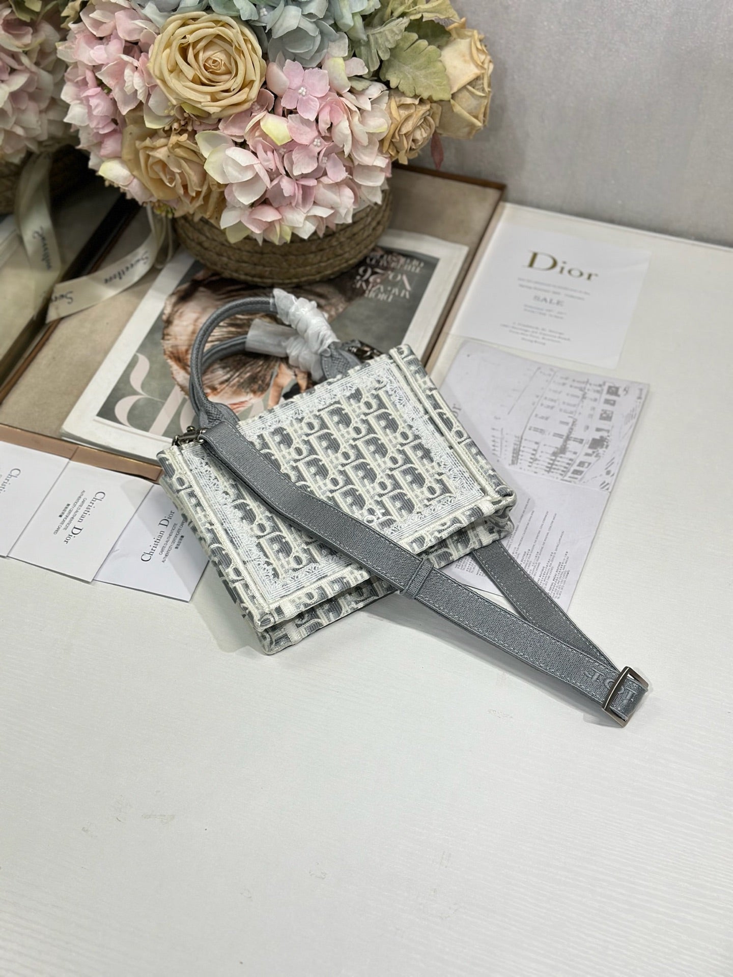 DIOR 26S  BOOK TOTE BAG 20 IN GREY AND BEIGE FABRIC OBLIQUE FABRIC