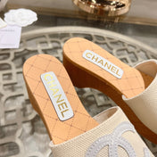 WEDGE PLATFORM IN WHITE LAMBSKIN WITH LOGO