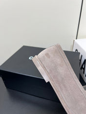 LOAFER IN KHAKI BROWN SUEDE AND SOLF FLEECE LINING
