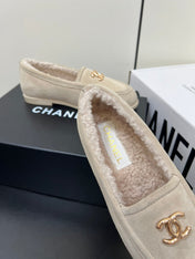 LOAFER IN BEIGE SUEDE AND SOLF FLEECE LINING
