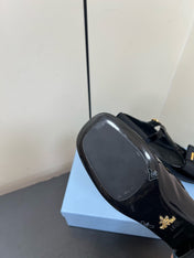 BOW MARY JANE PUMPS WITH T-STRAP IN BLACK GLOSSY CALFSKIN