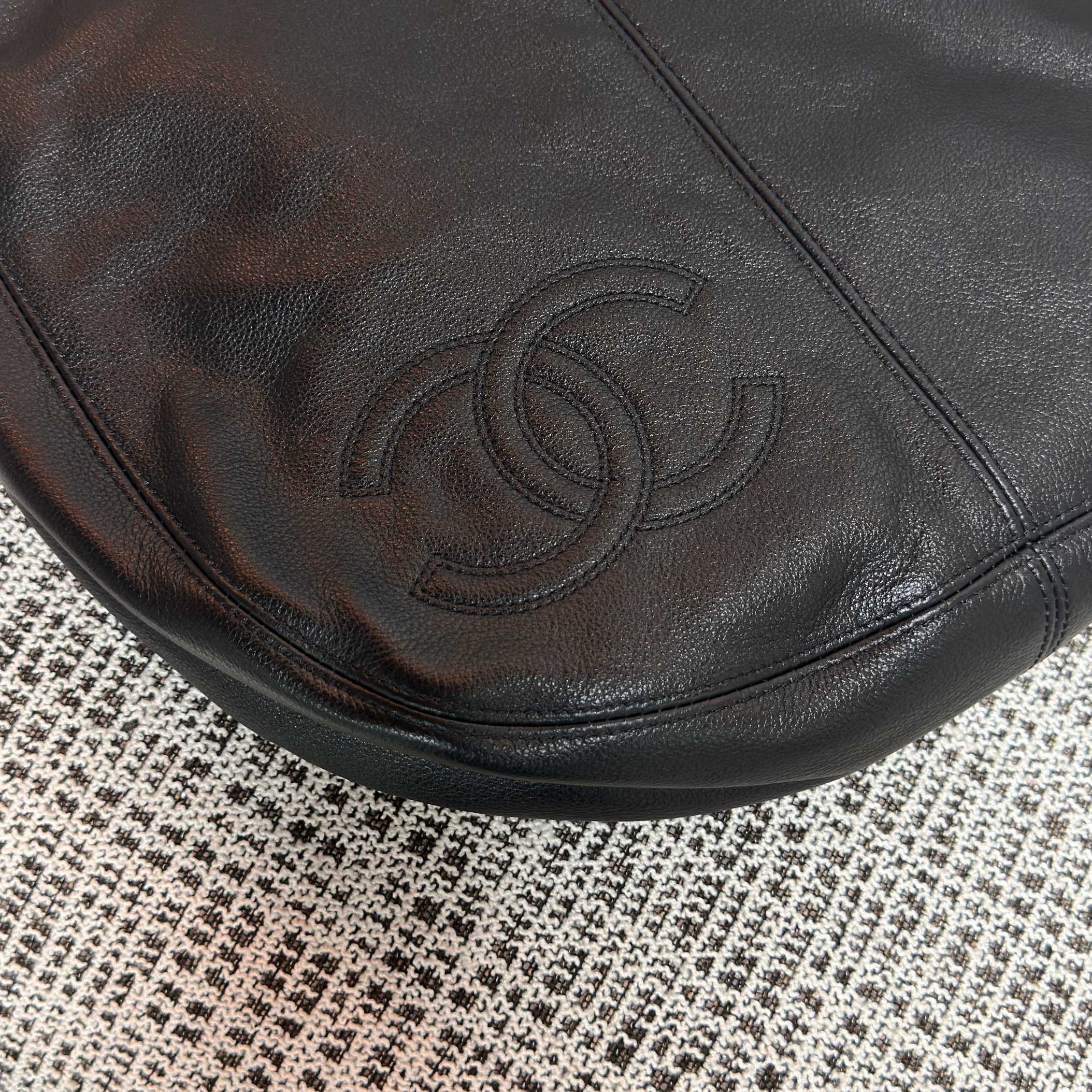 CHANEL 26S LARGE HOBO BAG 33 IN BLACK LAMBSKIN TORTOISE RESIN CHAIN