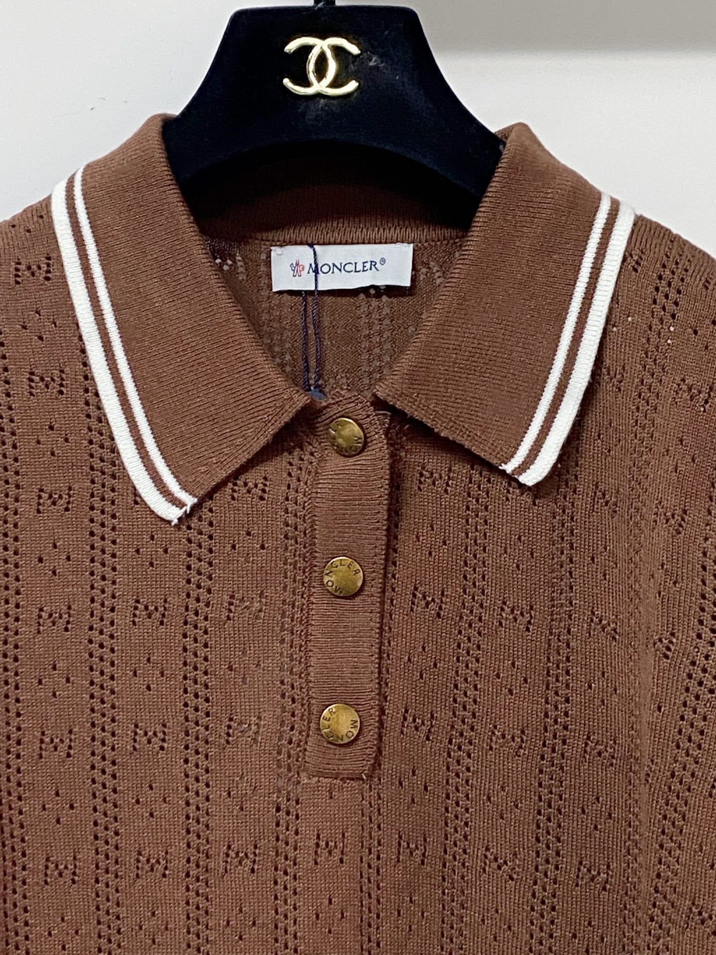MONCLER 26S SHORT SLEEVE SHIRT 647