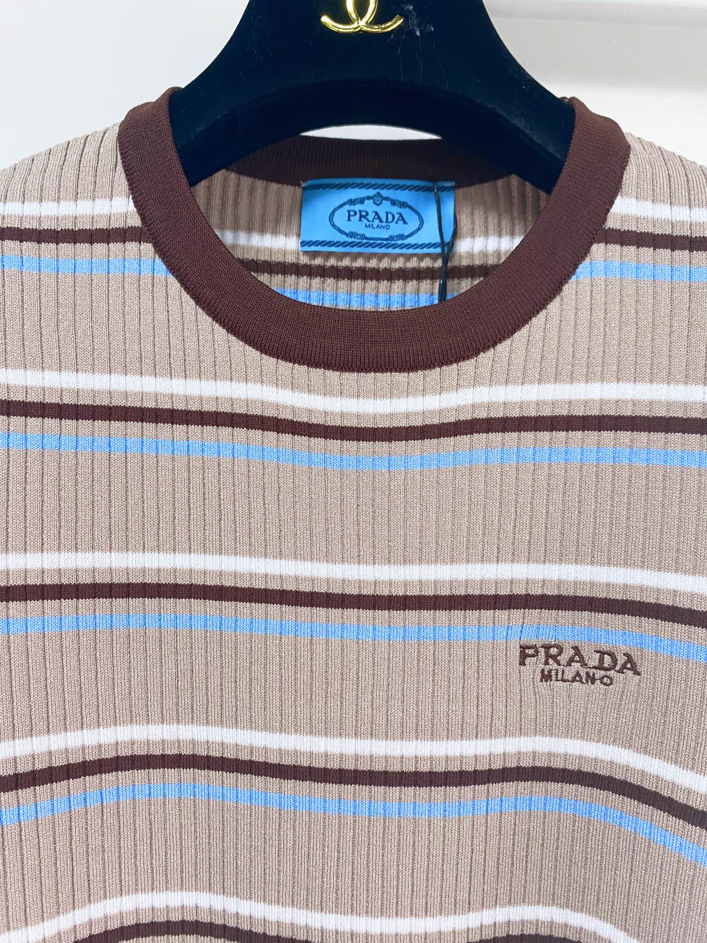 PRADA 26S SHORT-SLEEVED SWEATER STYLE 895