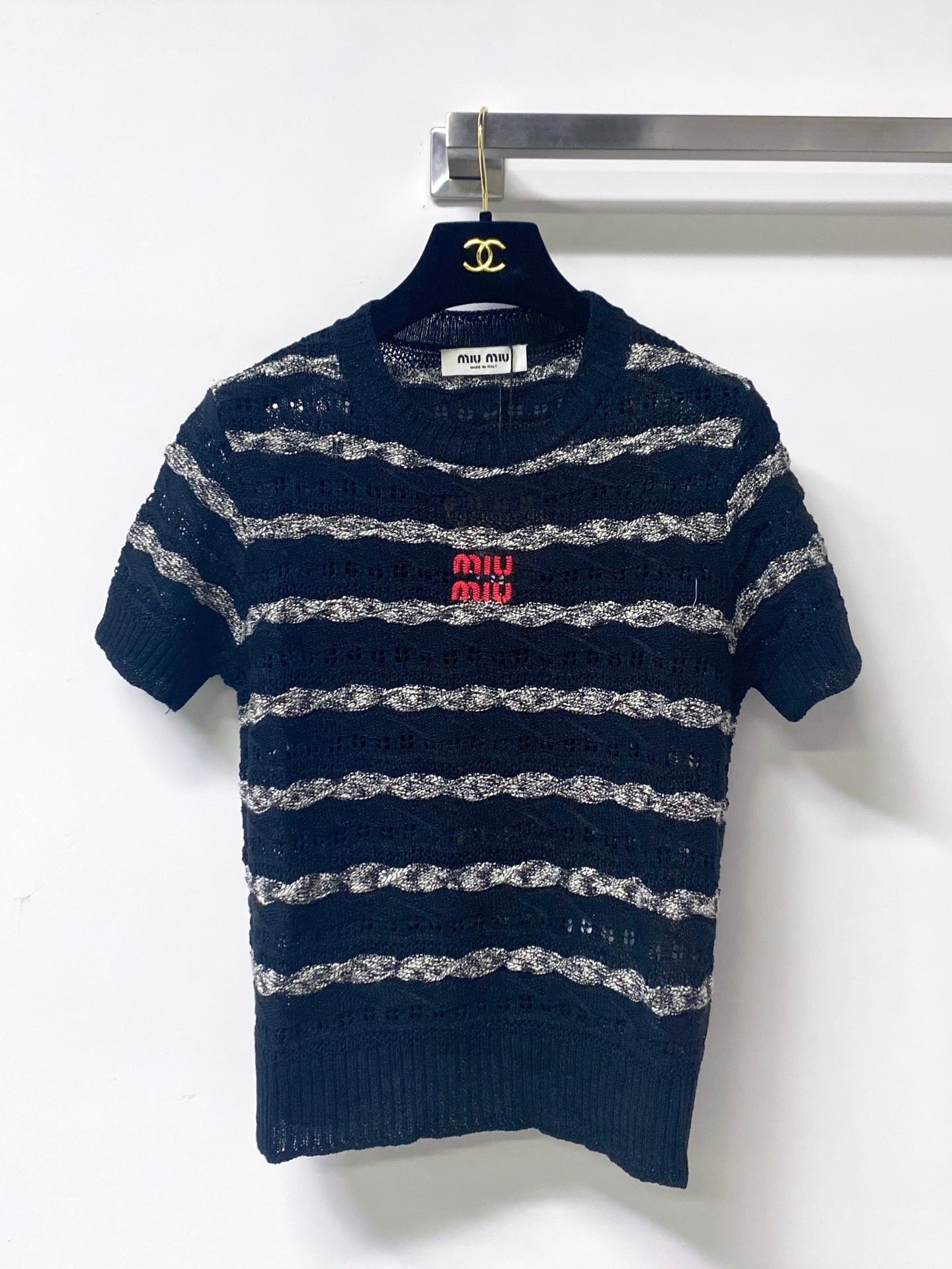 MIUMIU 26S SHORT-SLEEVED SWEATER STYLE 1046