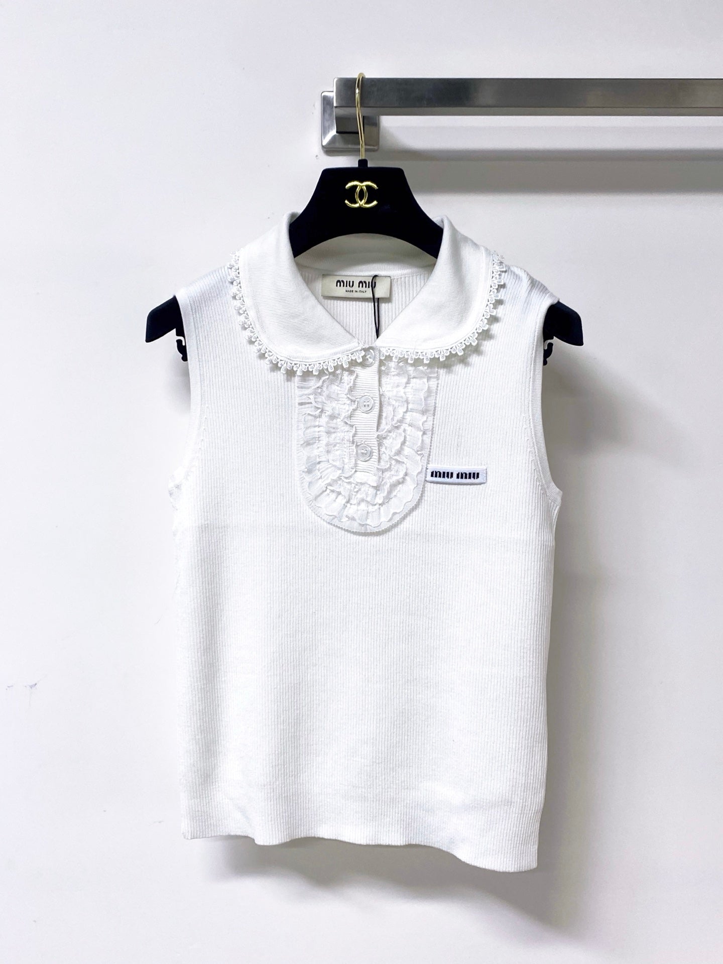 MIUMIU 26S SLEEVELESS POLO TOP STYLE 1050