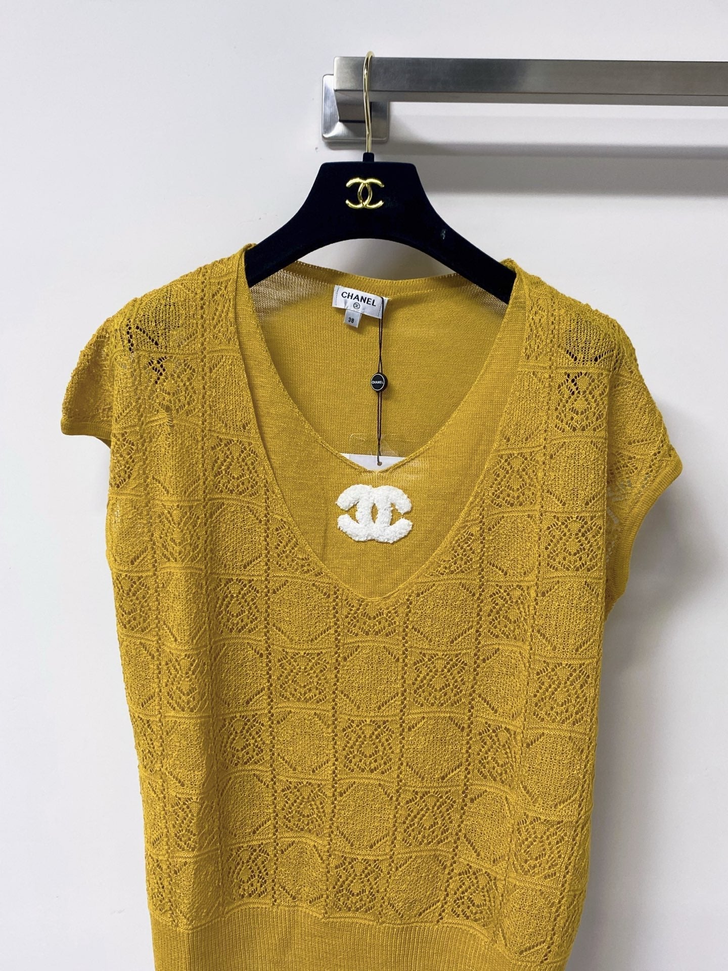 CHANEL 26S KNIT V-NECK TOP STYLE 1272