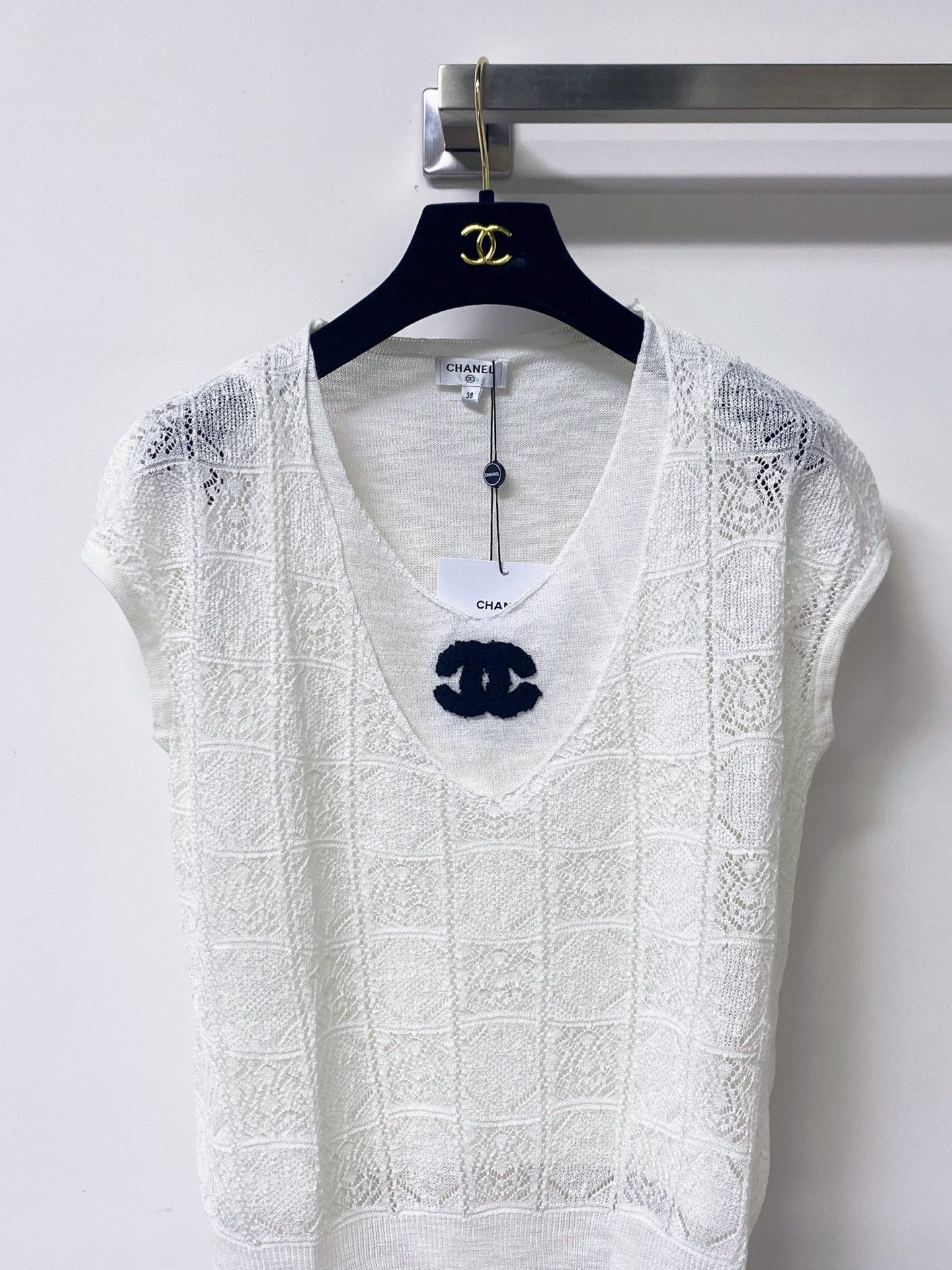CHANEL 26S KNIT V-NECK TOP STYLE 1271
