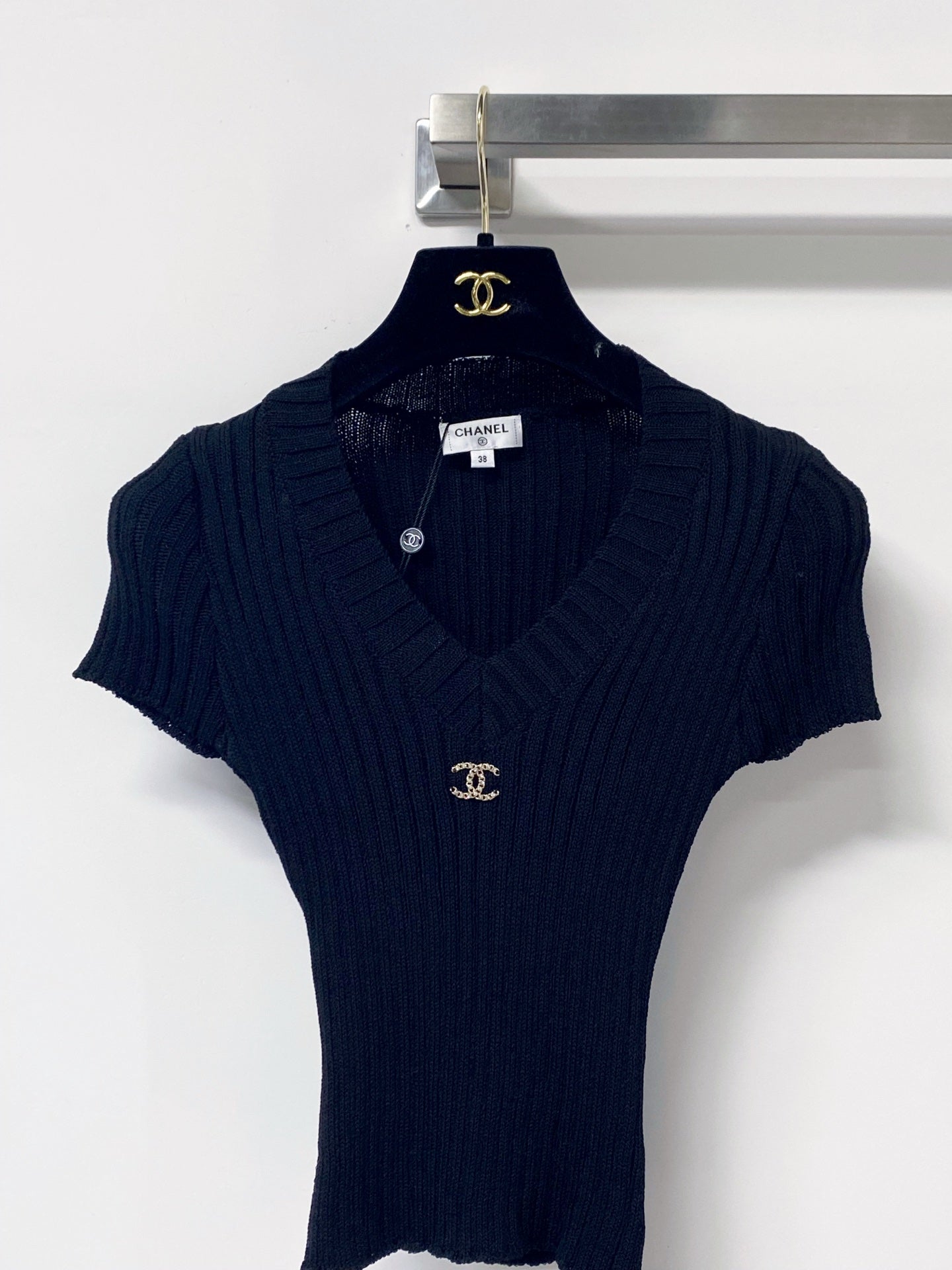 CHANEL 26S SHORT SLEEVE V-NECK KNIT TOP STYLE 1240