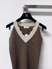 VALENTINO 26S V-NECK SLEEVELESS KNIT TOP 448