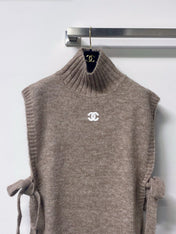 CHANEL 26S TURTLENECK TIE-SIDE KNIT VEST 1633
