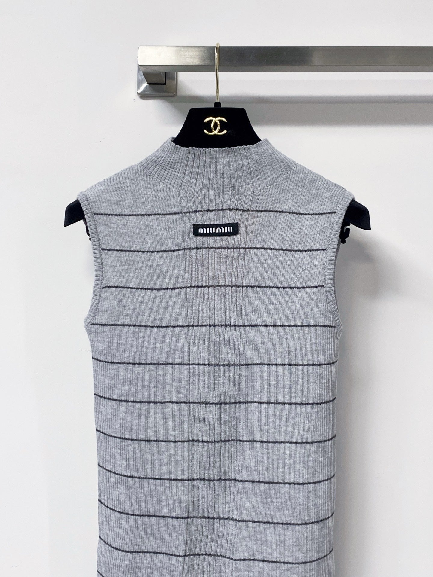 MIUMIU 26S MOCK-NECK KNIT TANK TOP 1341