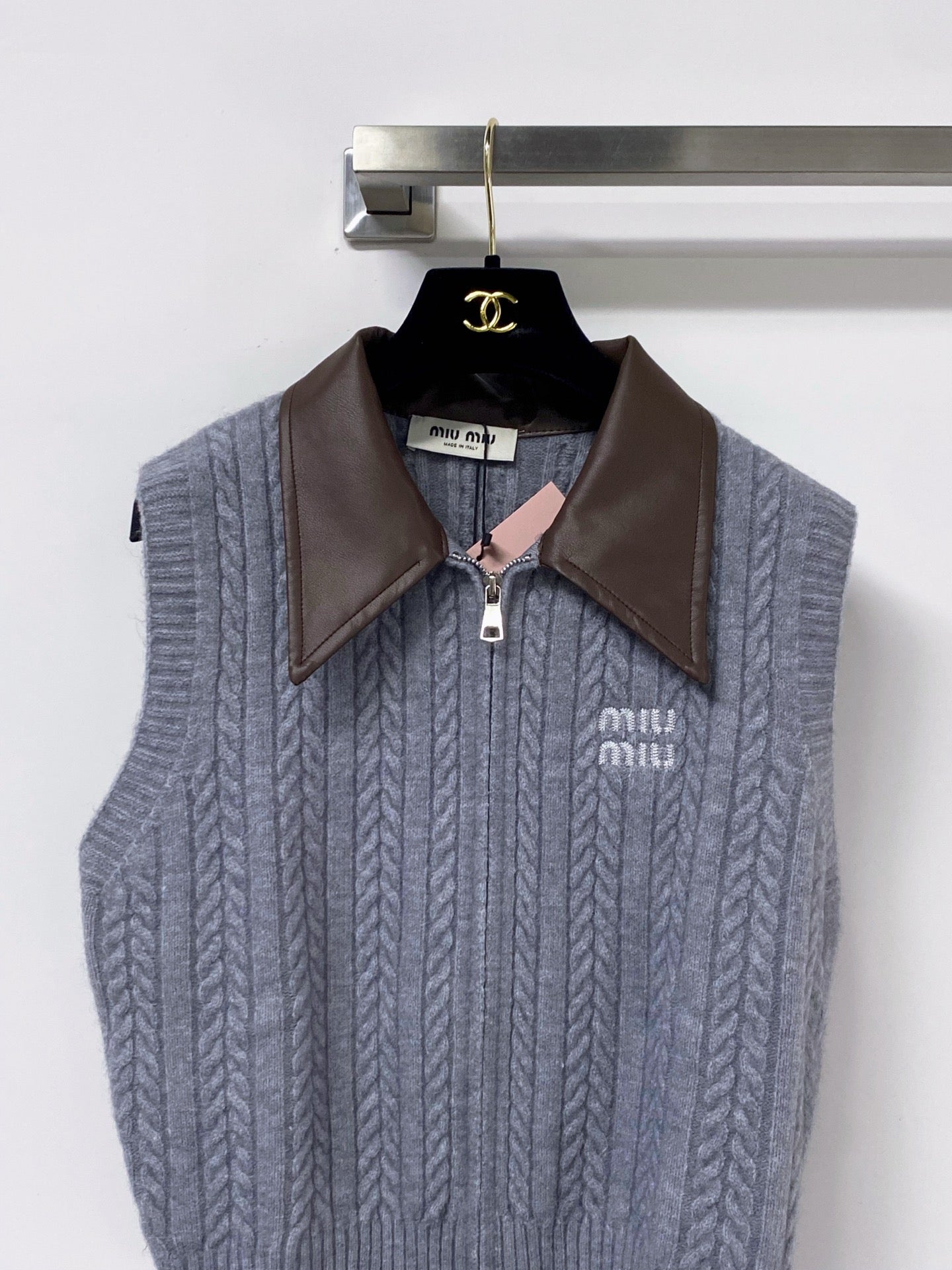MIUMIU 26S KNIT ZIP-UP SWEATER VEST 1349