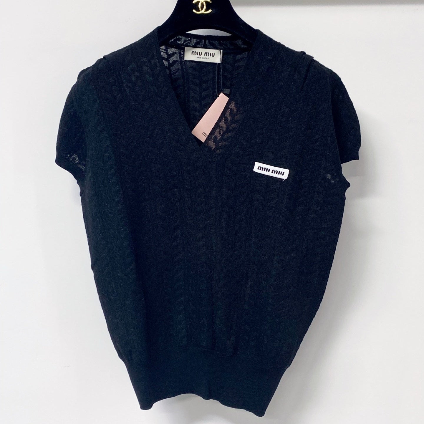 MIUMIU 26S V-NECK SHORT-SLEEVE KNIT TOP 1283