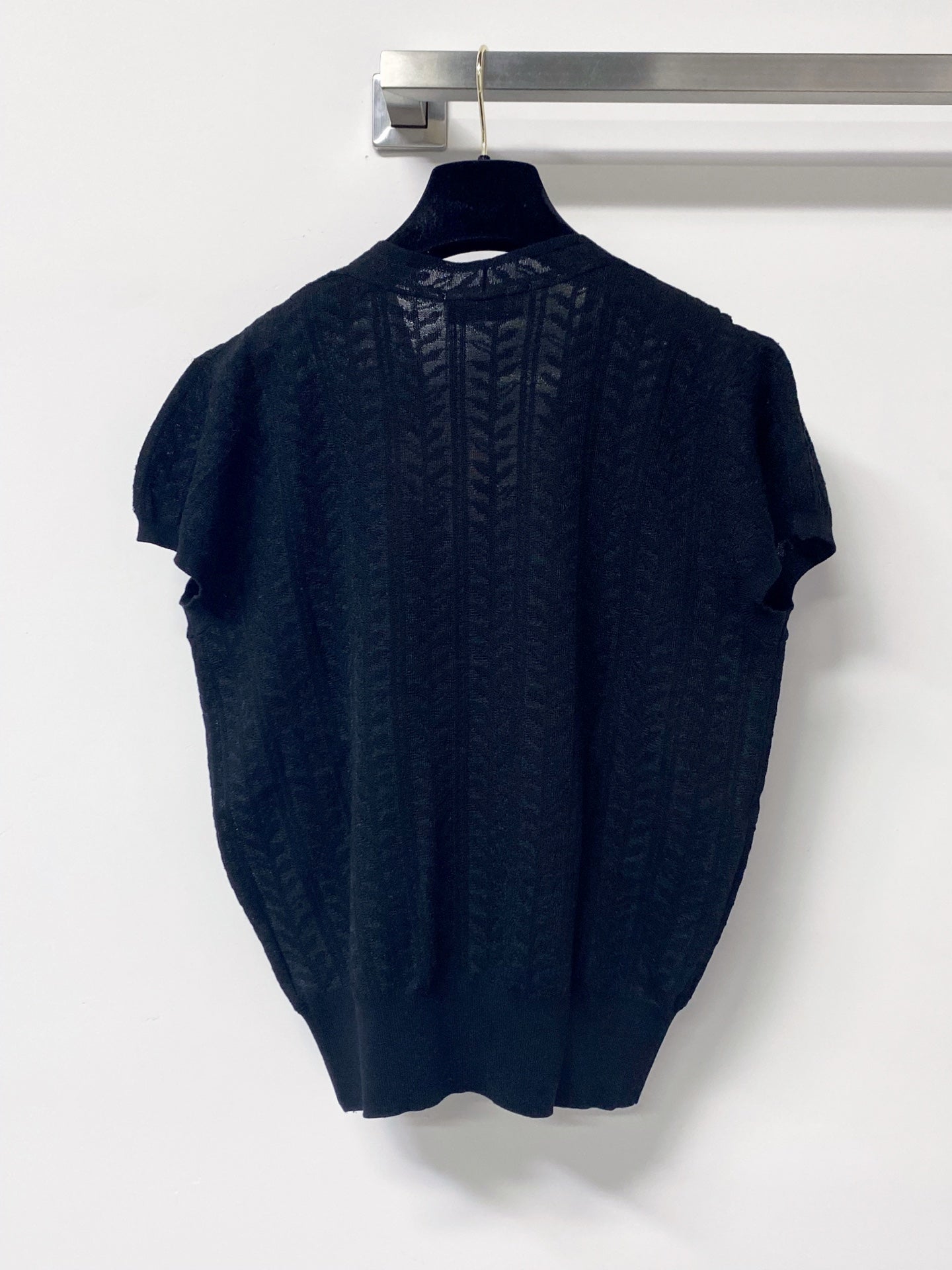 MIUMIU 26S V-NECK SHORT-SLEEVE KNIT TOP 1283