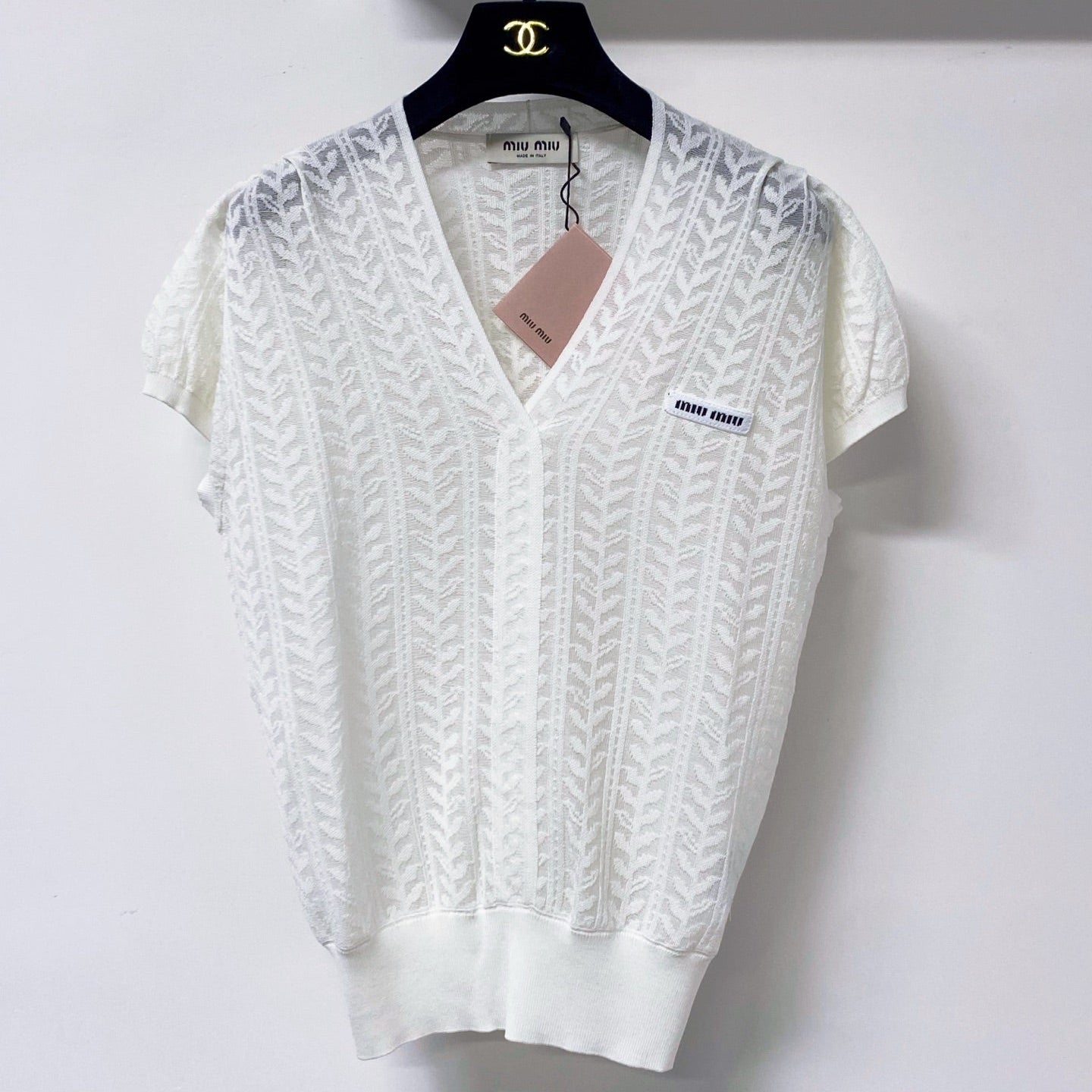 MIUMIU 26S V-NECK SHORT-SLEEVE KNIT TOP 1282