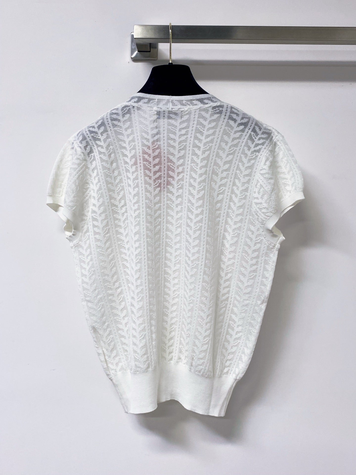 MIUMIU 26S V-NECK SHORT-SLEEVE KNIT TOP 1282