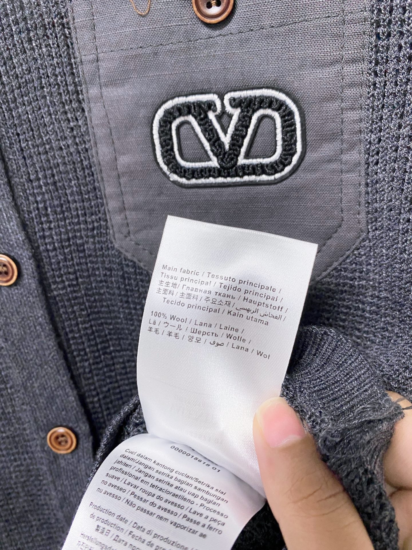 VALENTINO 26S CREW NECK KNIT CARDIGAN 324