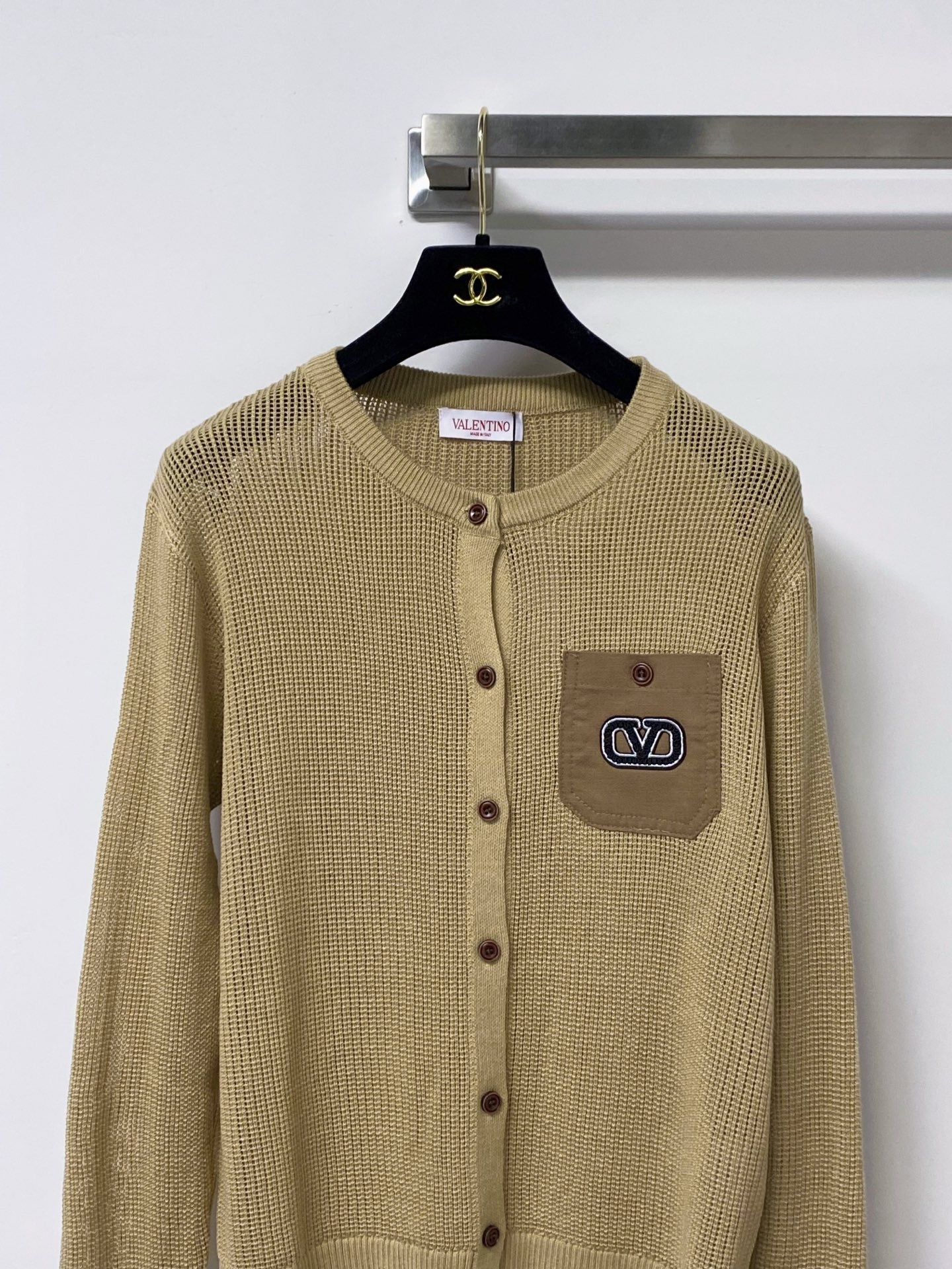 VALENTINO 26S CREW NECK KNIT CARDIGAN 323