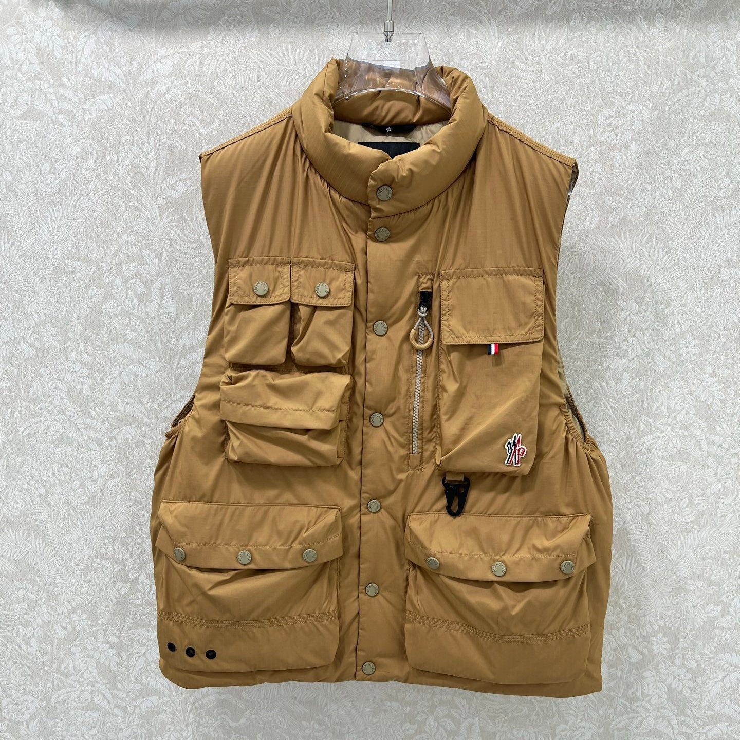 MONCLER 25S DOWN VEST 299330