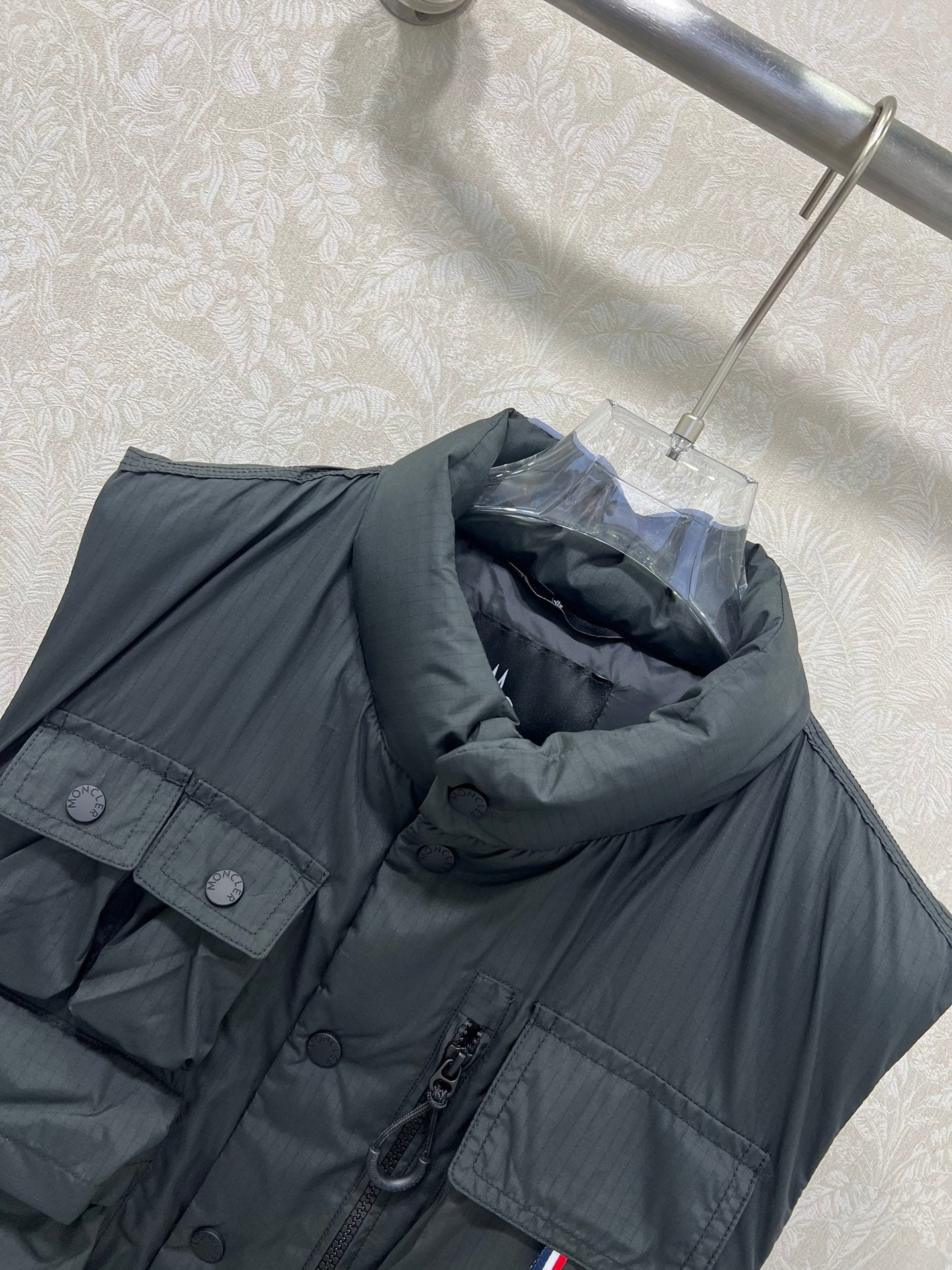 MONCLER 25S DOWN VEST 299331