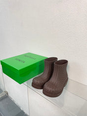 FIREMAN BOOTS IN CHOCOLATE BROWN RUBBER WITH ICONIC INTRECCIO MOTIF