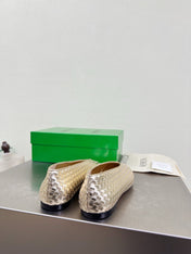 BOTTEGA VENETA 26S BALLET FLATS IN LIGHT GOLD WOVEN LAMBSKIN