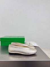 BOTTEGA VENETA 26S BALLET FLATS IN LIGHT GOLD WOVEN LAMBSKIN