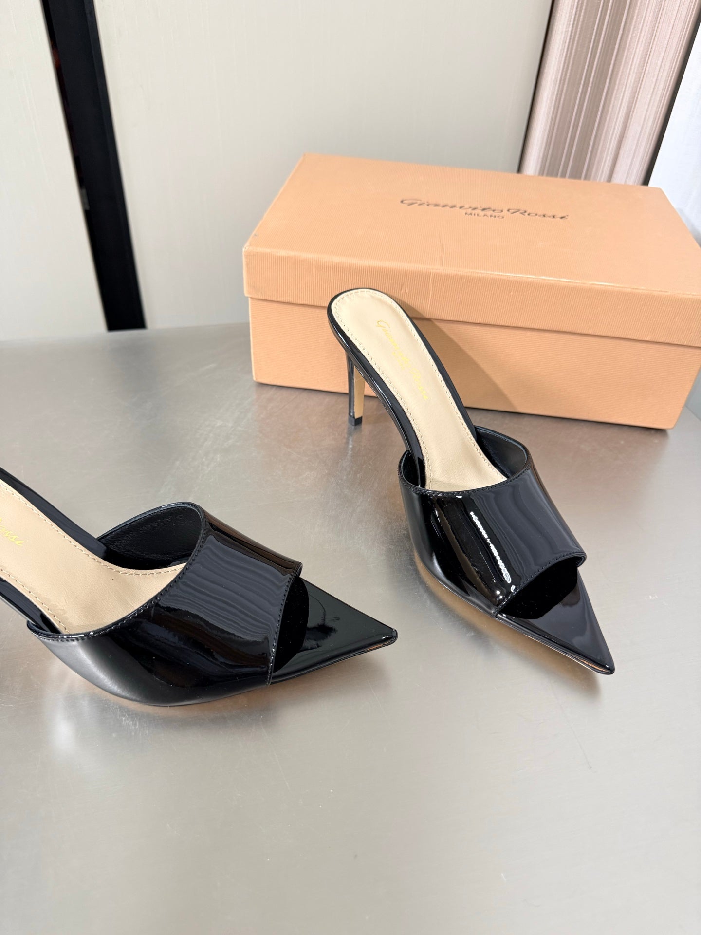 GIANVITO ROSSI 26S POINTED-TOE SANDALS 90 MM IN BLACK PATENT CALFSKIN