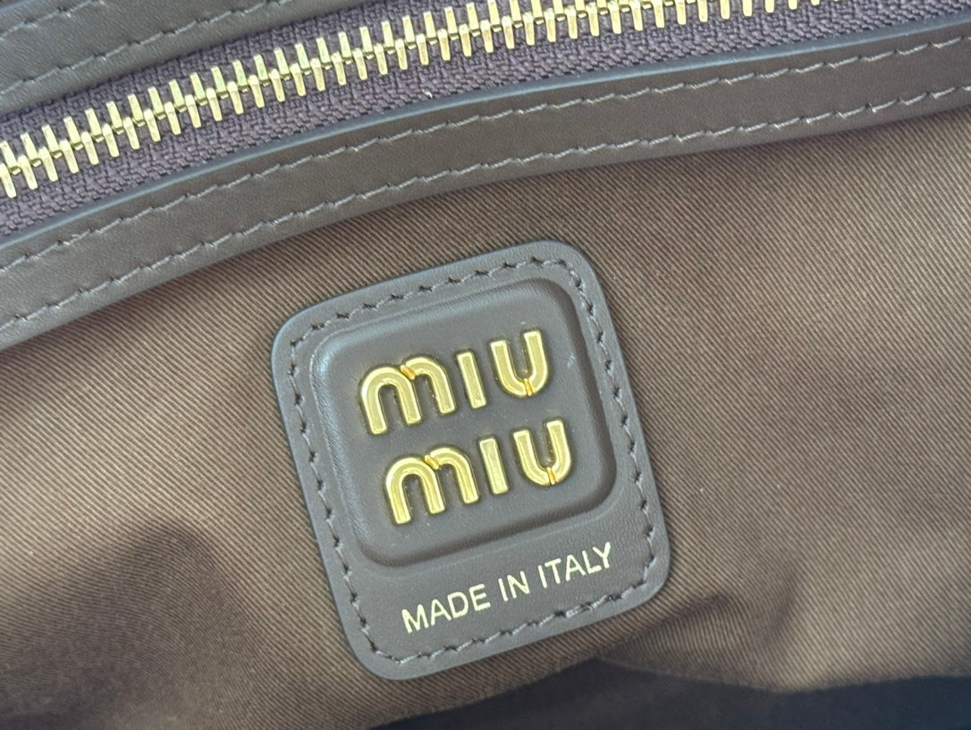 IVY 40 TOTE IN BROWN PATENT CALFSKIN