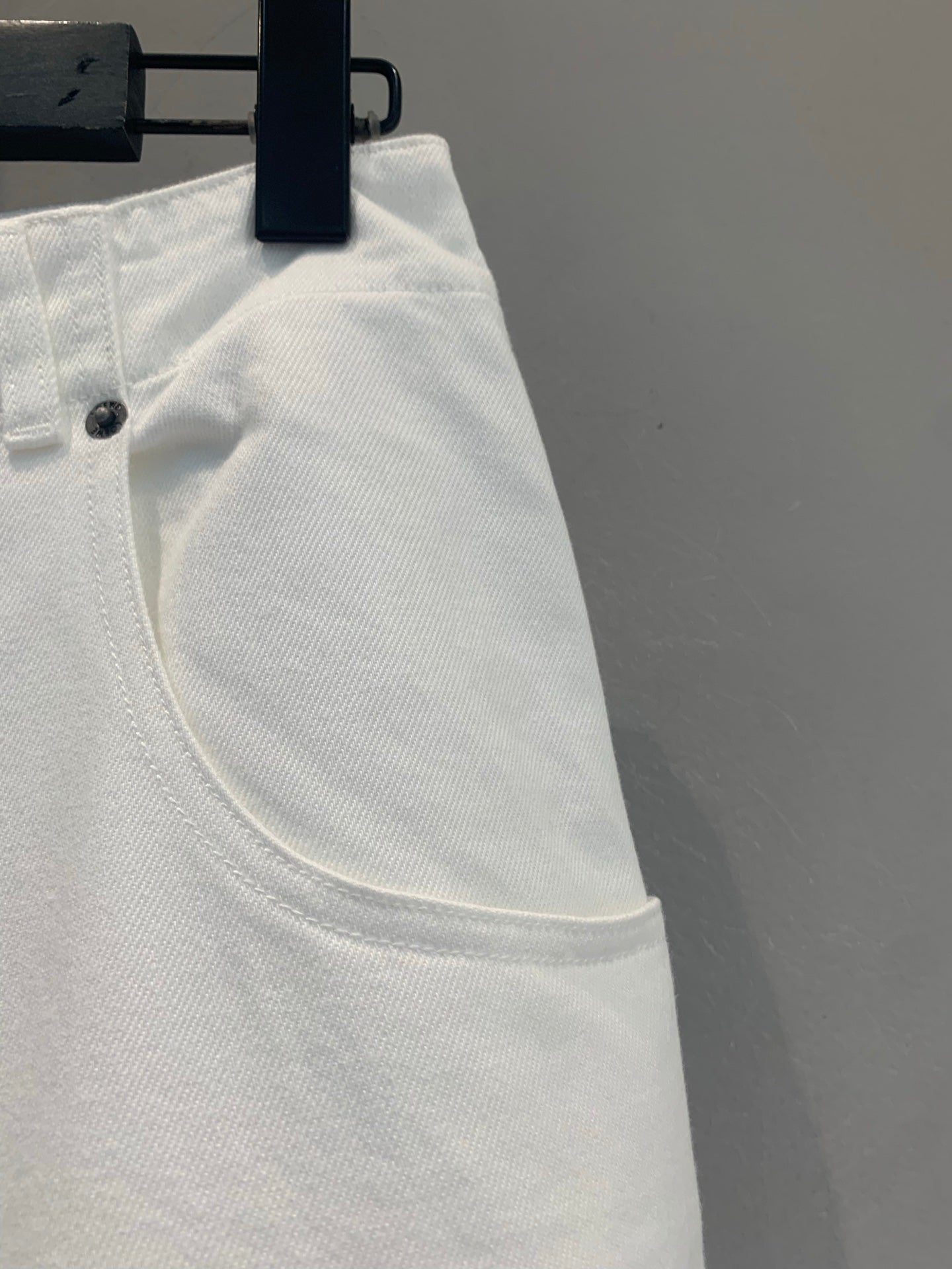 LOEWE 26S CURVED-LEG CARGO PANTS 549