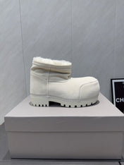 BALENCIAGA 25S LOW ANKLE BOOTS PLATFORM HEEL IN WHITE SUEDE STYLE 1