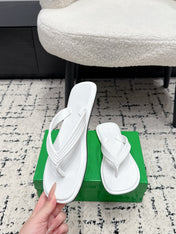 BOTTEGA VENETA 26S THONG SANDALS IN WHITE TPU