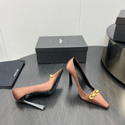 HIGH PUMPS IN TOFFEE BROWN SILK ATTACHED GOLD CHAIN