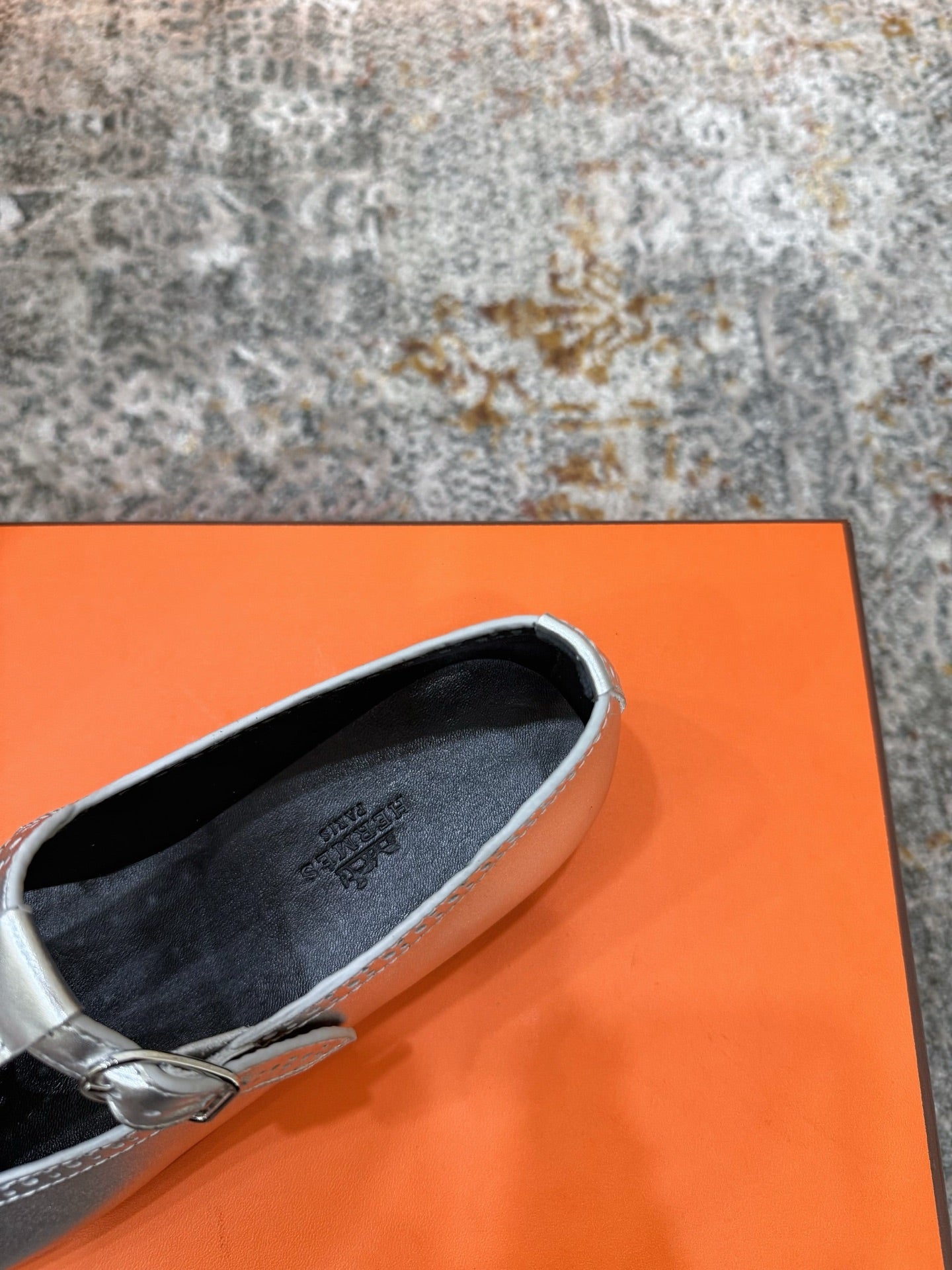HM 26S PERFORATED BALLET FLATS IN SILVER CALFSKIN