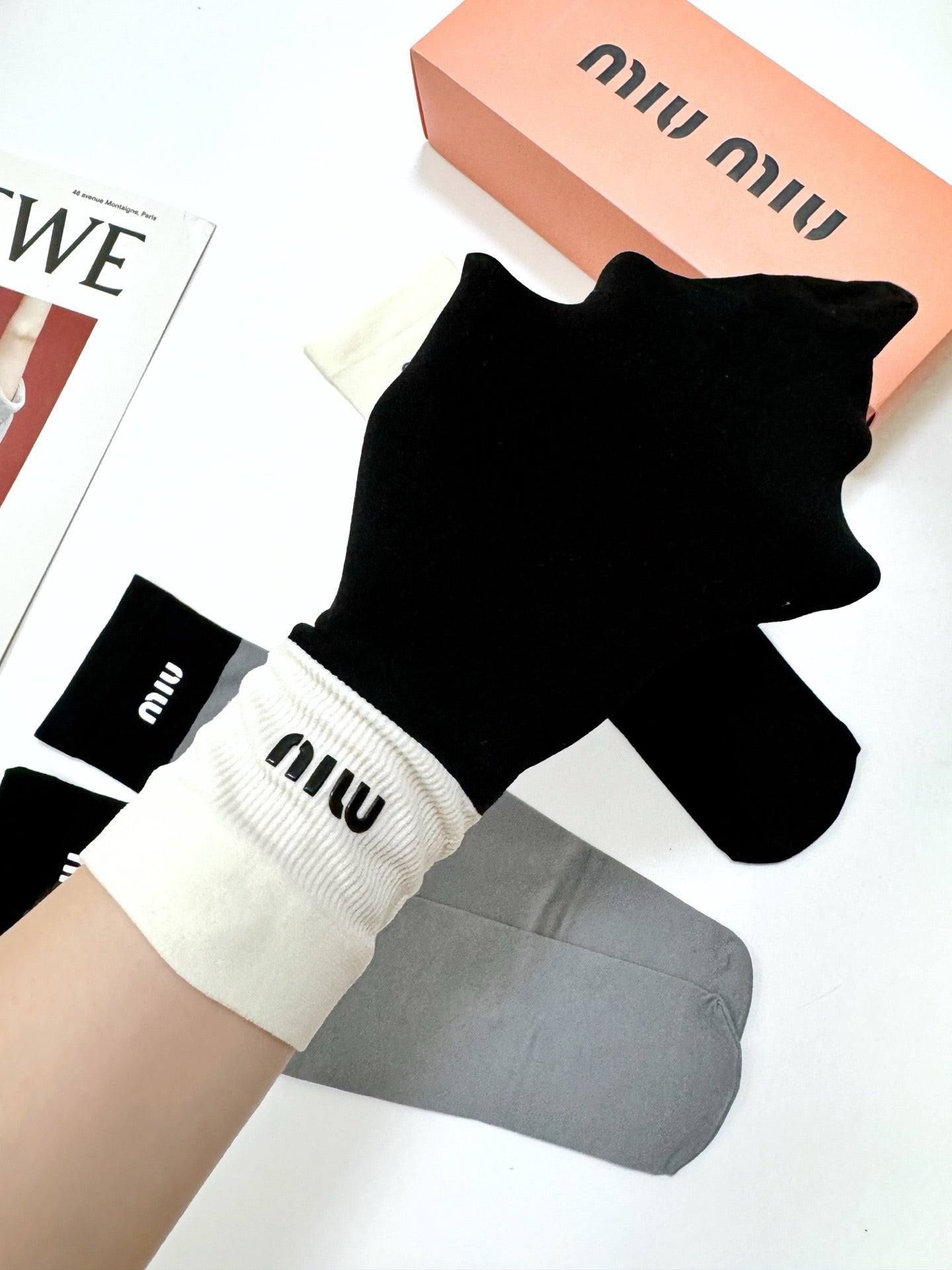 MIUMIU 26S CREW SOCKS 403668 (1 BOX)