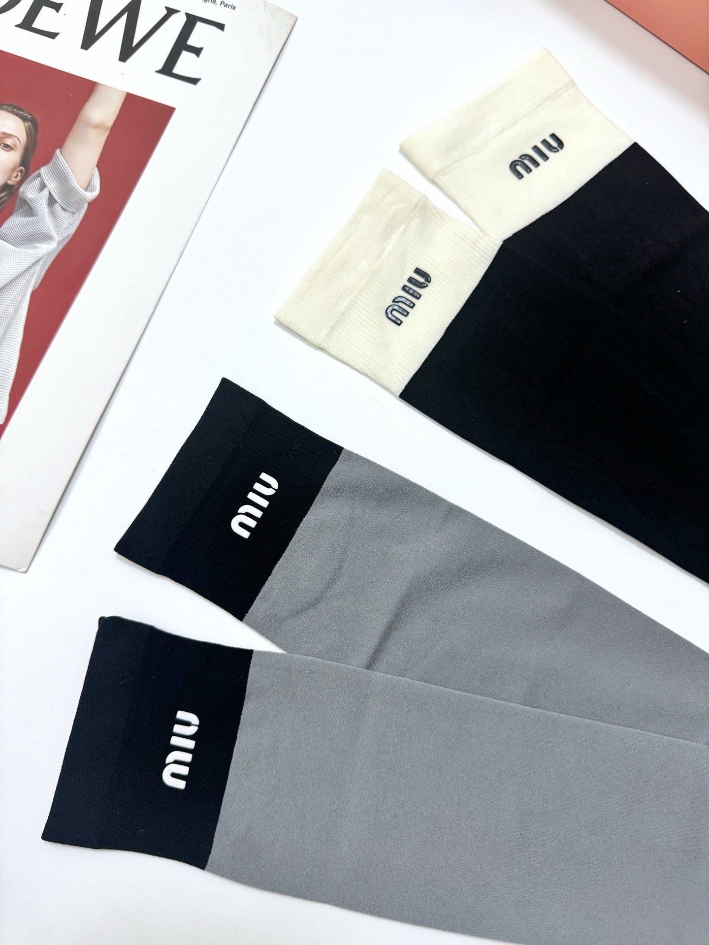 MIUMIU 26S CREW SOCKS 403668 (1 BOX)