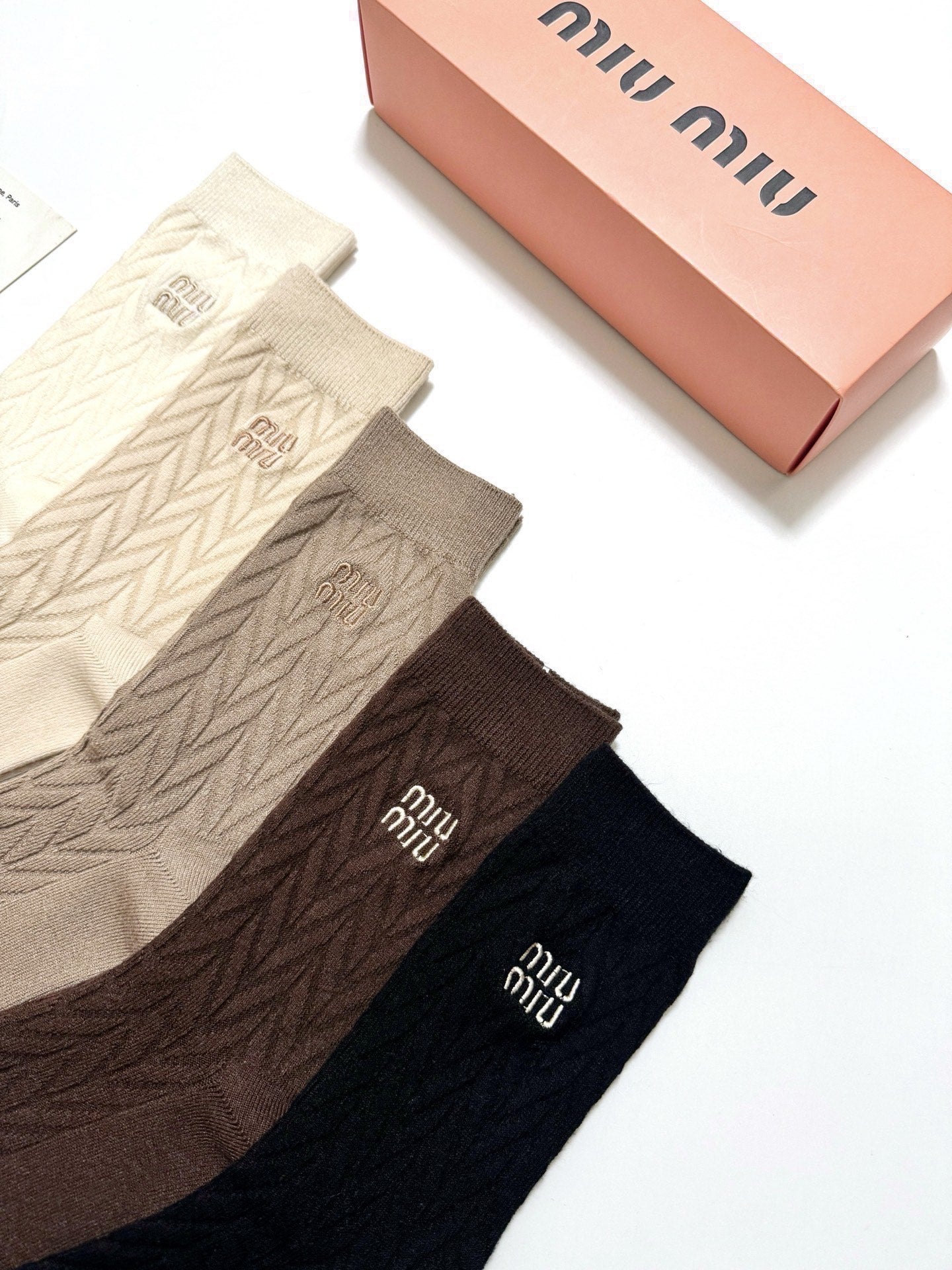 MIUMIU 26S CREW SOCKS 407177 (1 BOX)