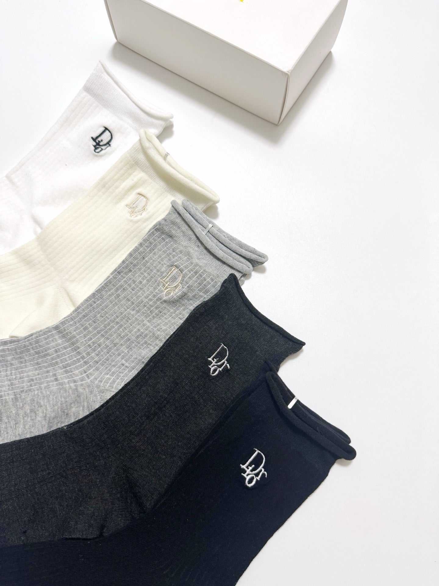 DIOR 26S CREW SOCKS 410293 (1 BOX)