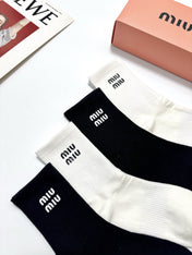 MIUMIU 26S CREW SOCKS 410296 (1 BOX)