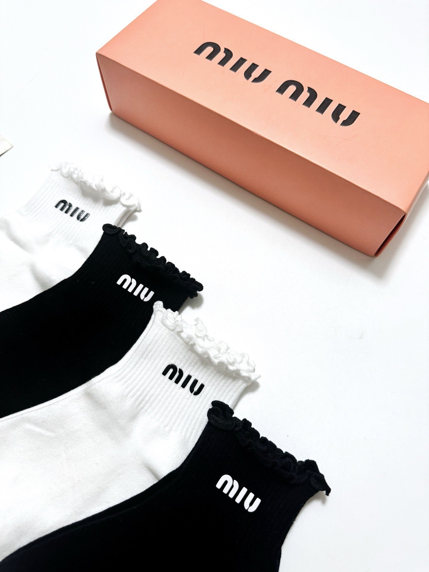 MIUMIU 26S ANKLE SOCKS 410298 (1 BOX)