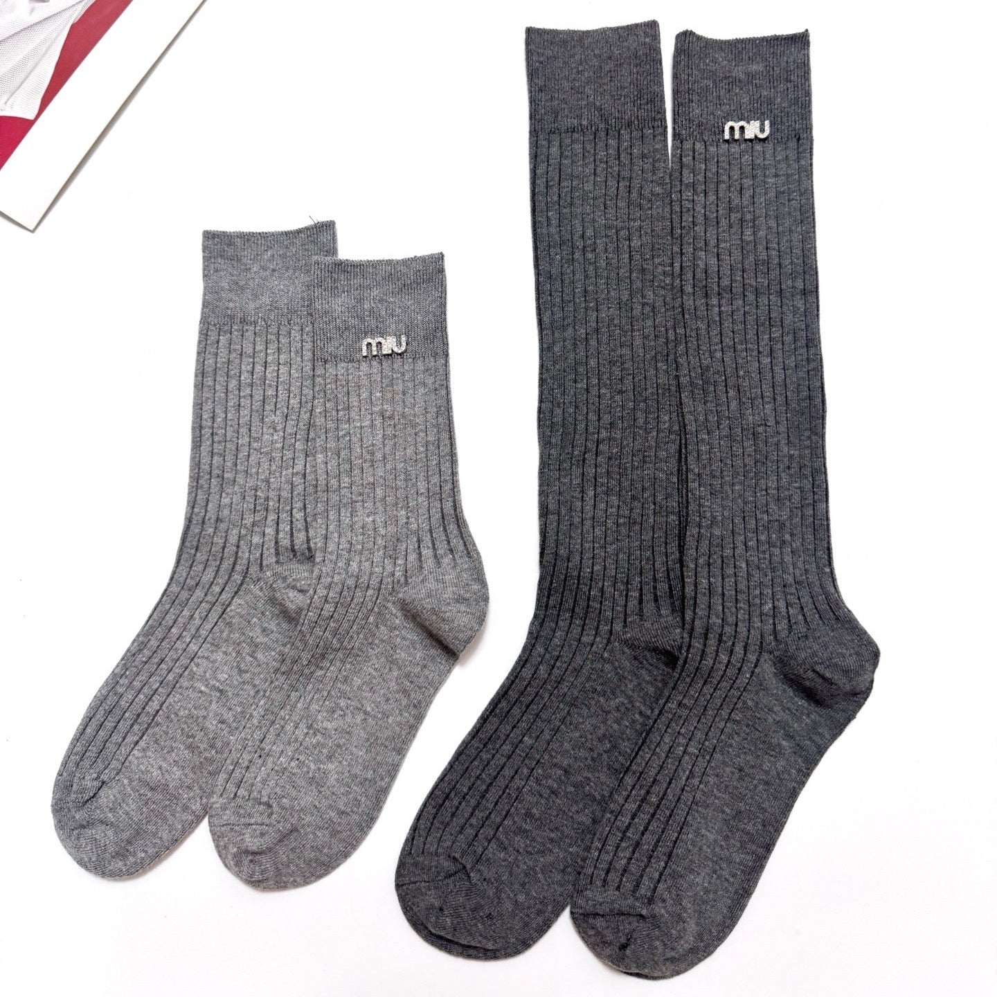 MIUMIU 26S CREW SOCKS 410302 (1 BOX)
