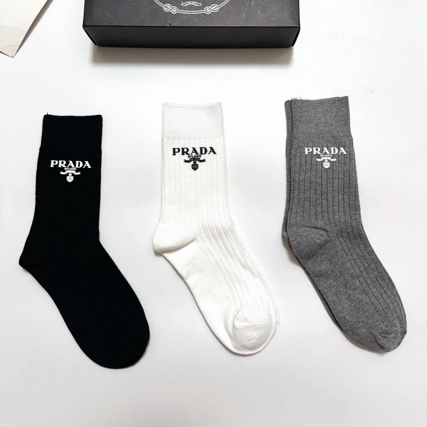 PRADA 26S CREW SOCKS 412438 (1 BOX)