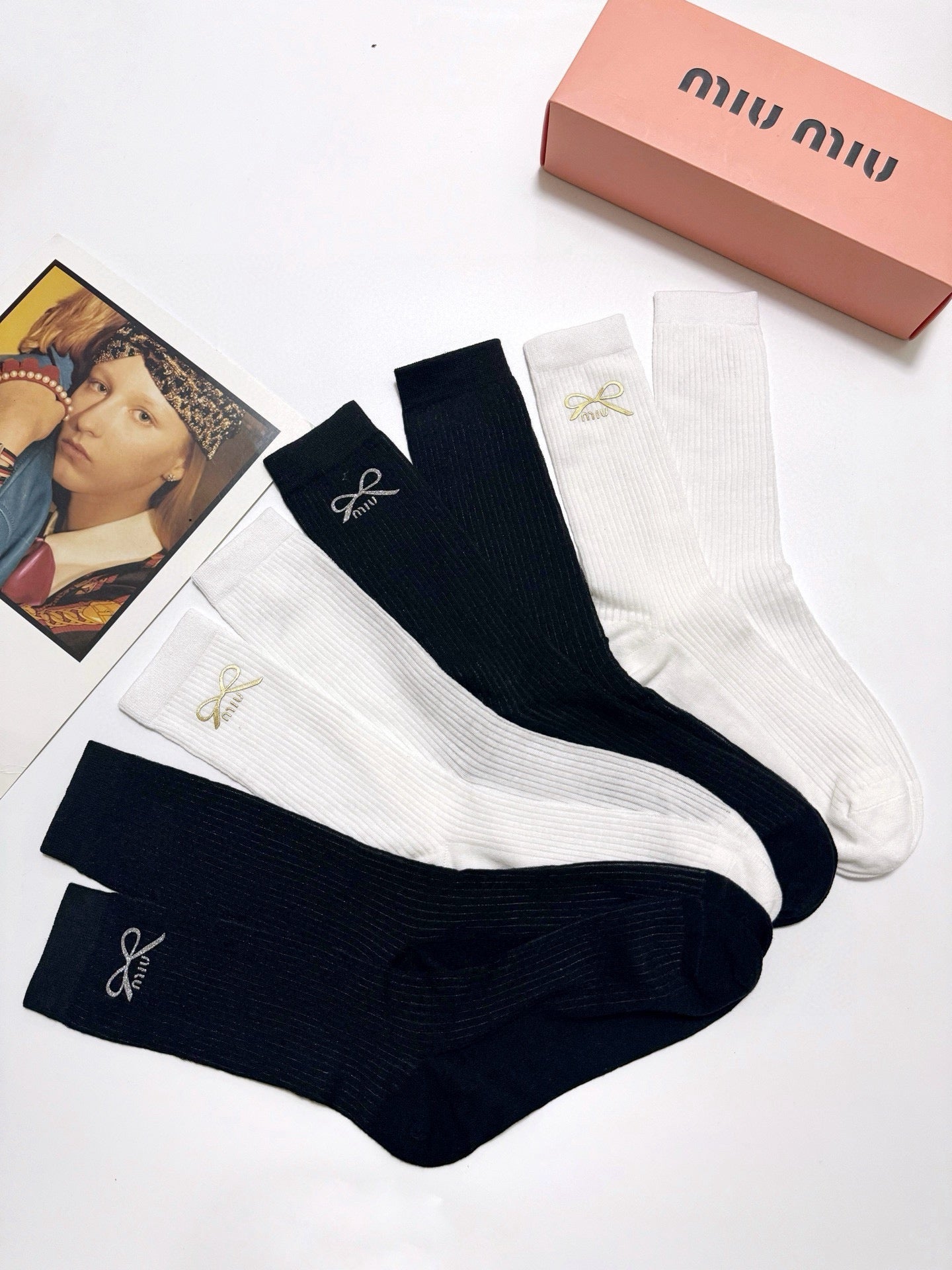 MIUMIU 26S CREW SOCKS 413913 (1 BOX)