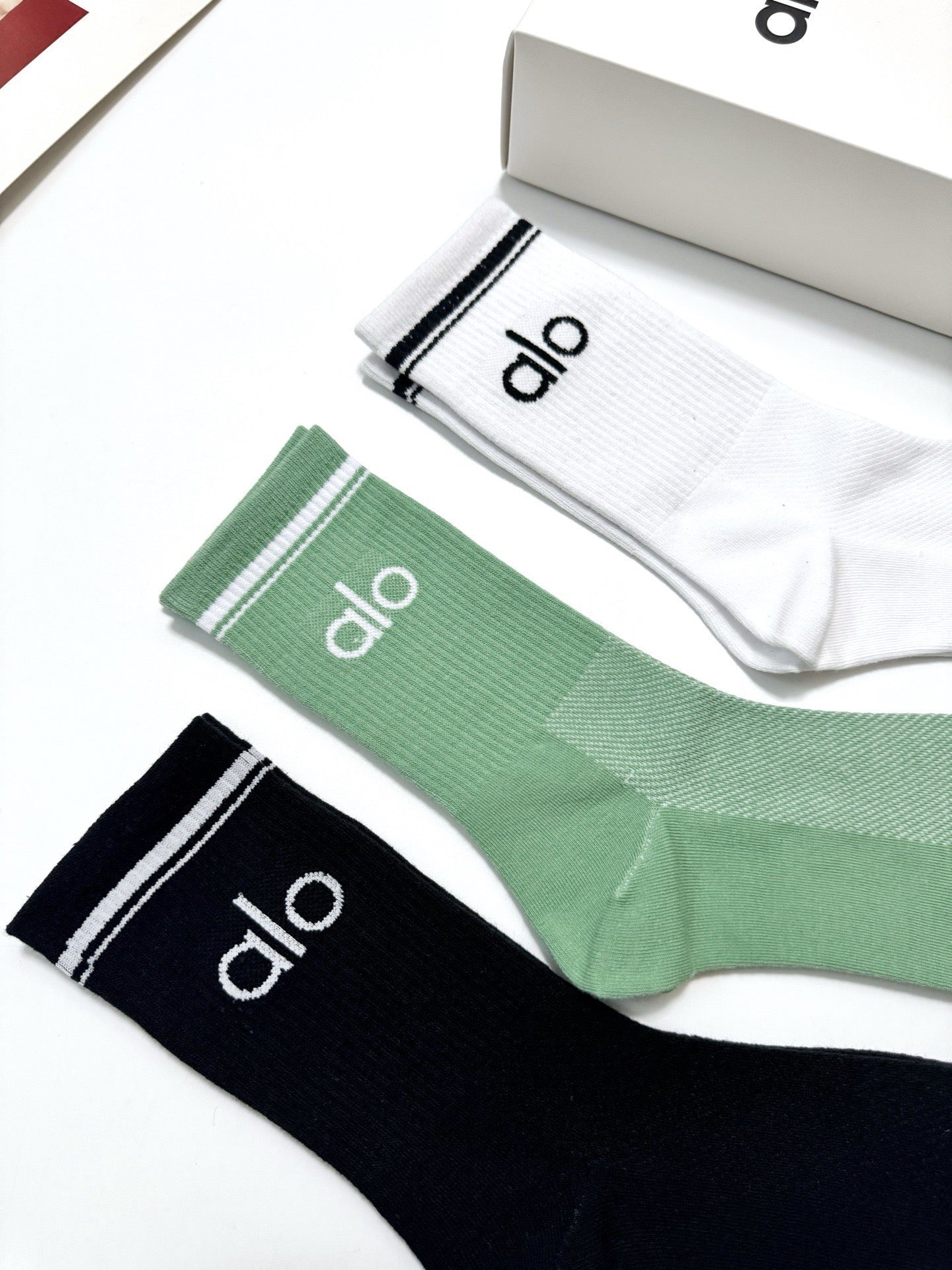 ALO 26S CREW SOCKS 415675 (1 BOX)