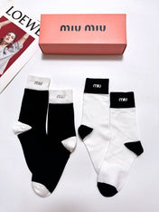 MIUMIU 26S CREW SOCKS 415689 (1 BOX)