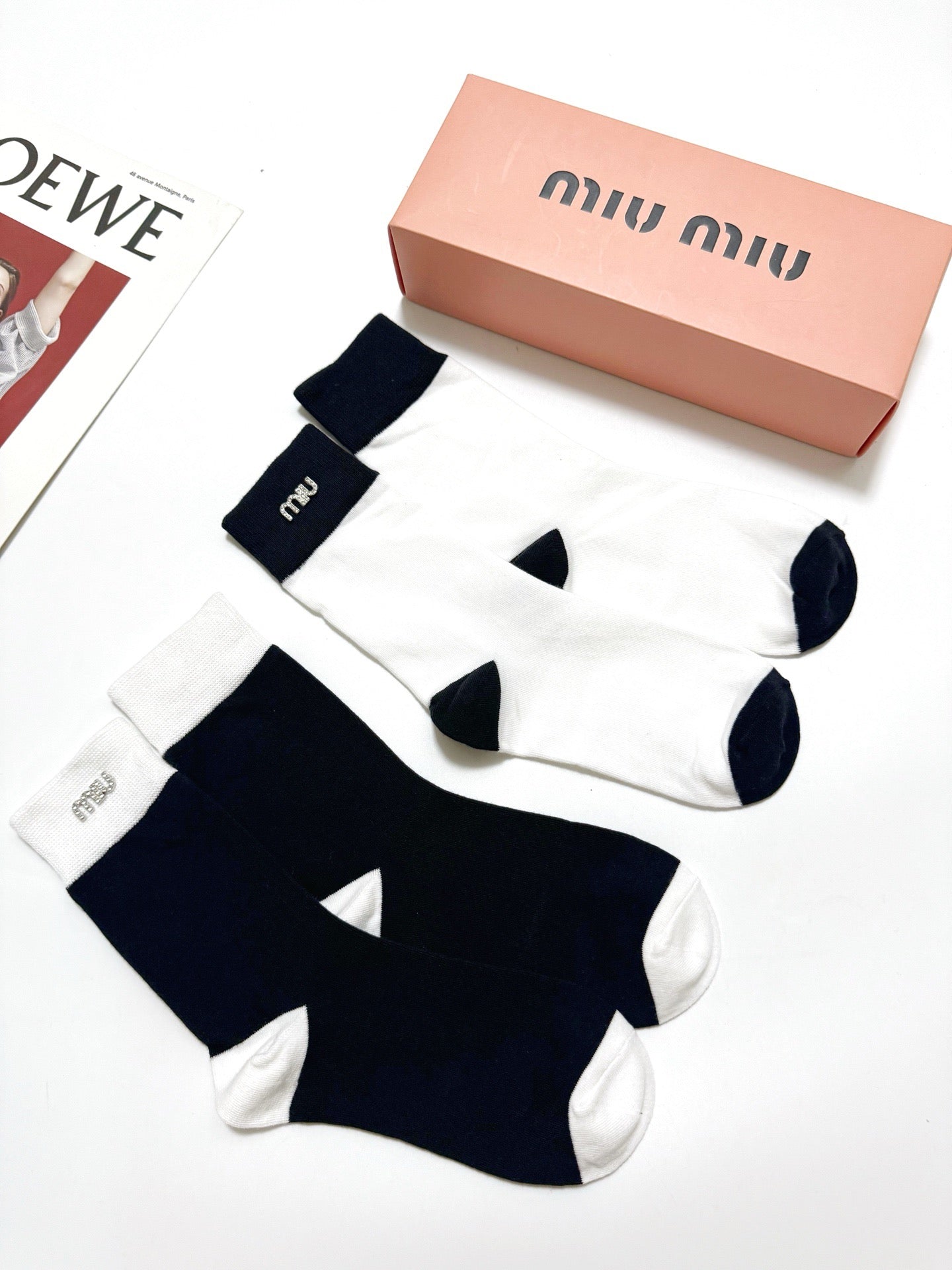MIUMIU 26S CREW SOCKS 415689 (1 BOX)