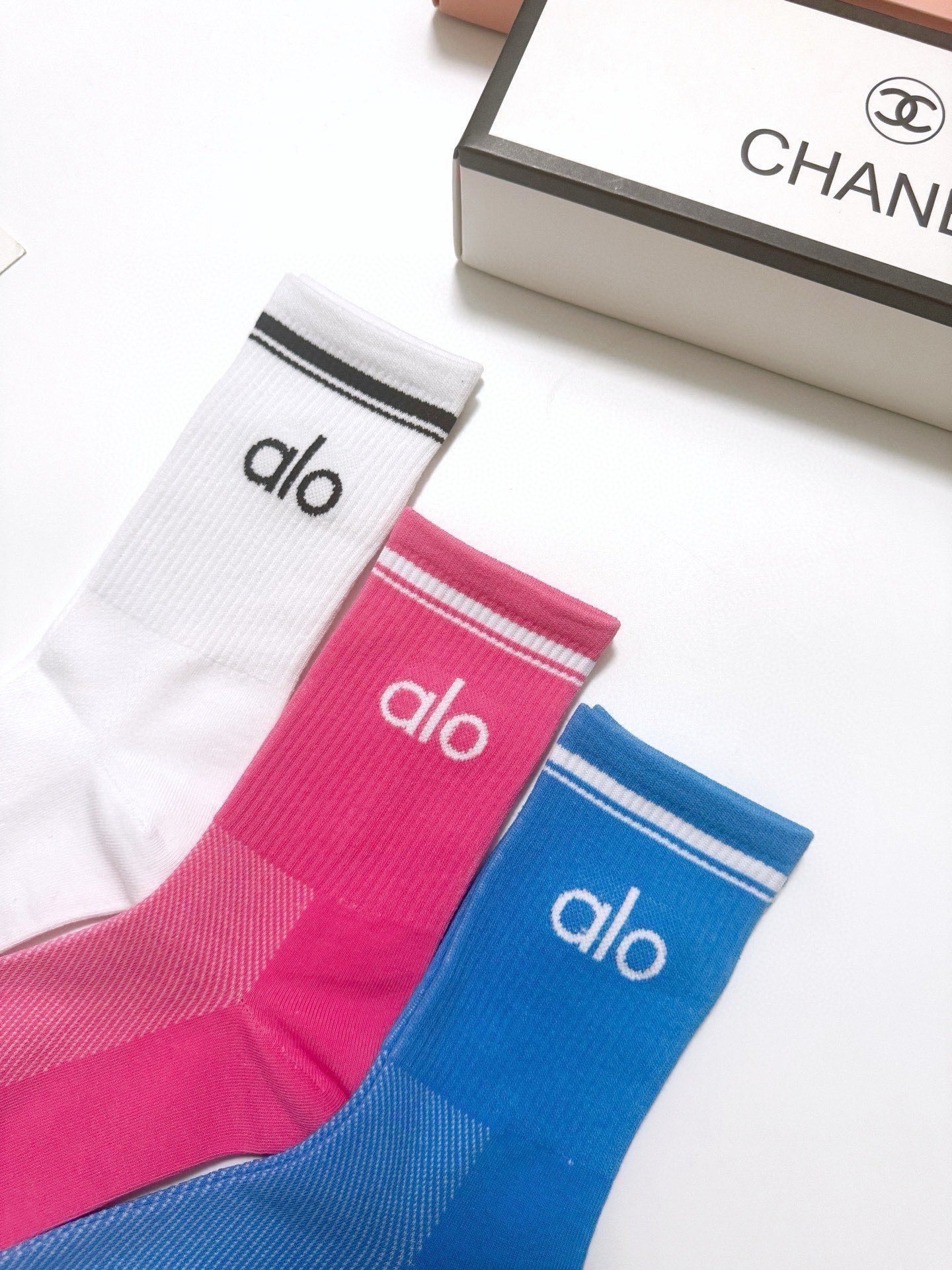 ALO 26S CREW SOCKS 417688 (1 BOX)