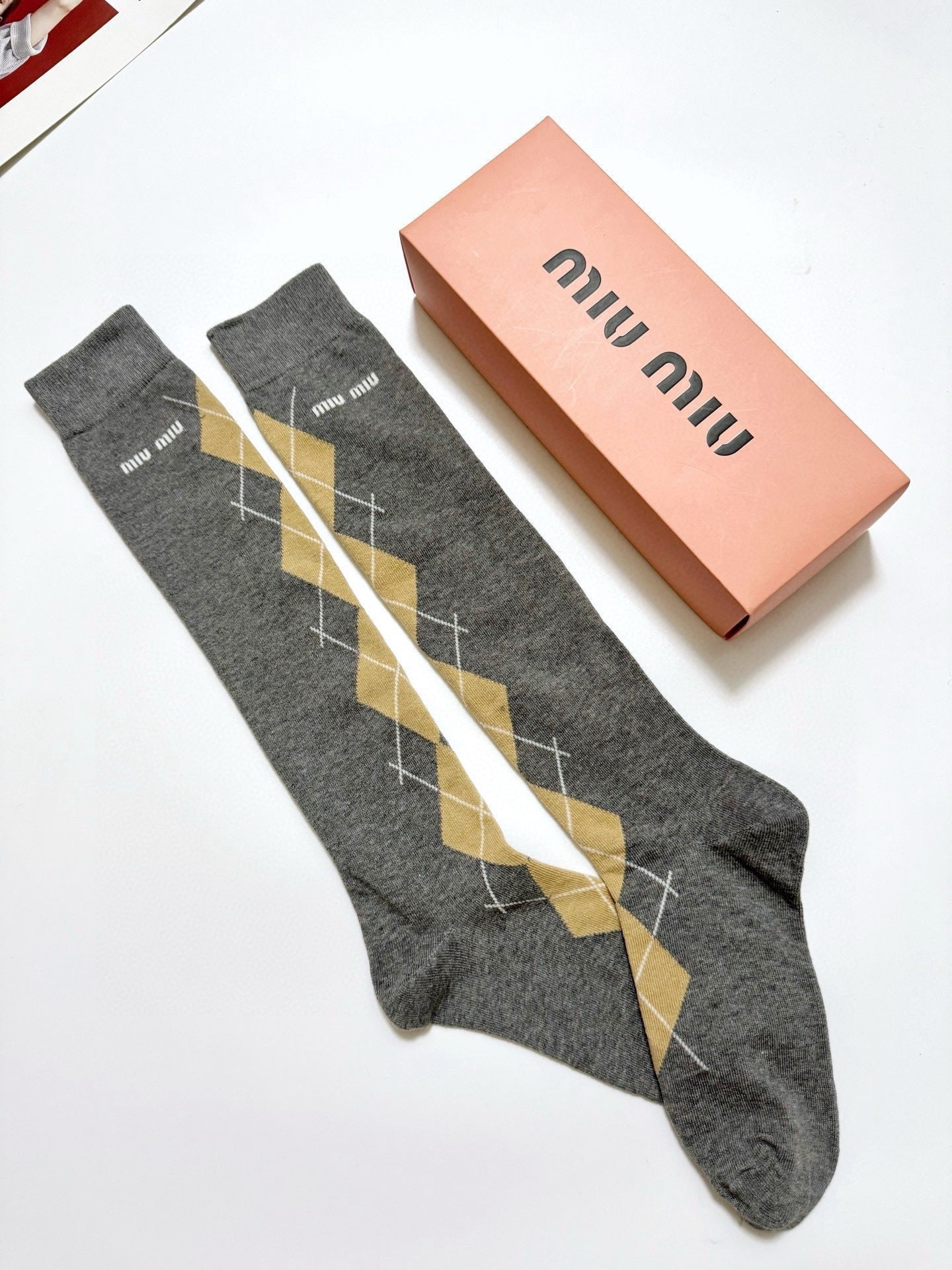 MIUMIU 26S CREW SOCKS 417700 (1 BOX)
