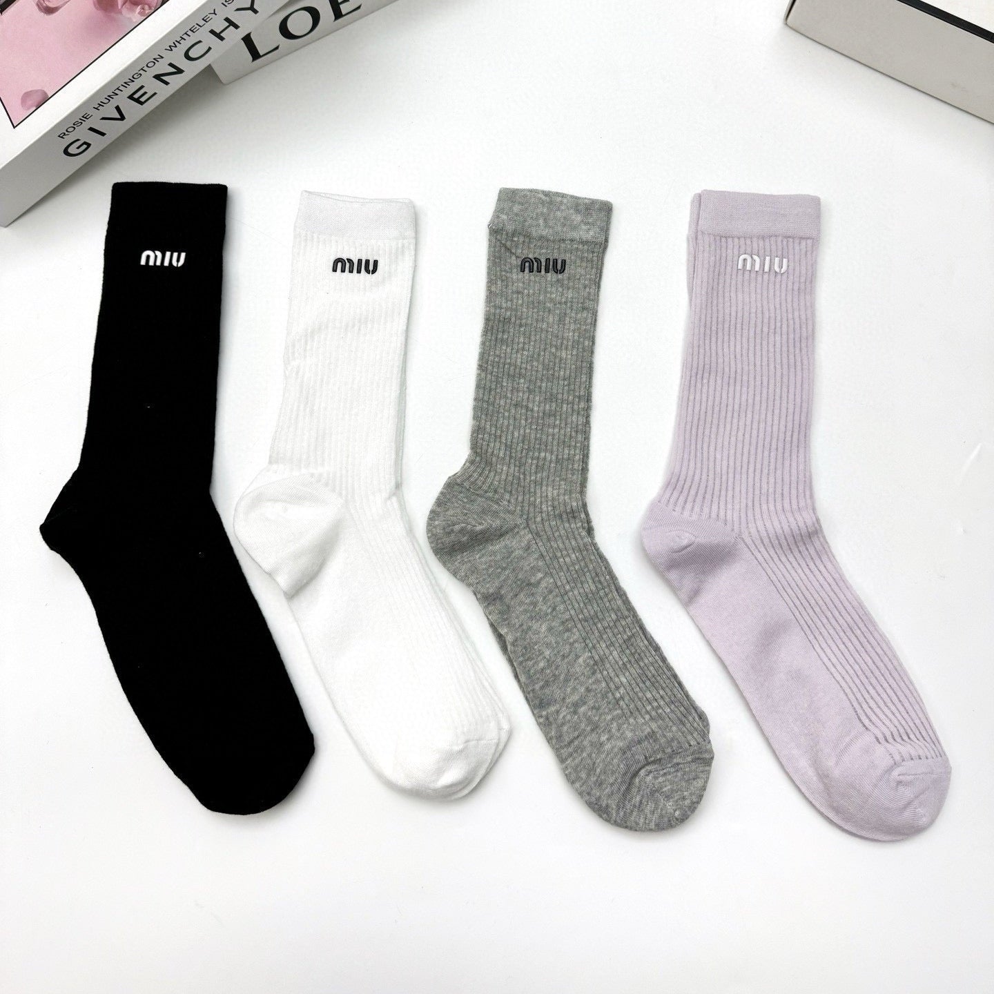 MIUMIU 26S CREW SOCKS 417706 (1 BOX)